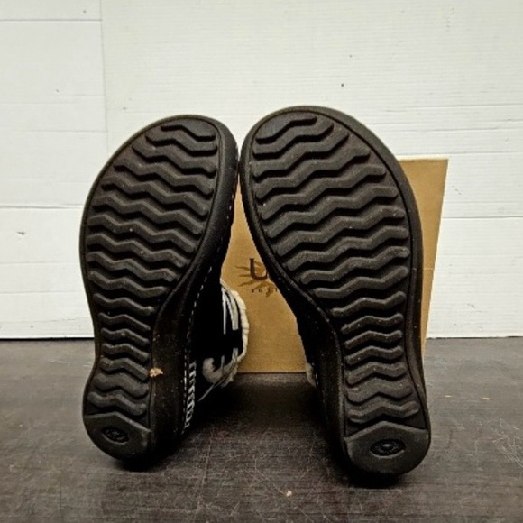 UGG Black Cove Suede Ankle Booties with Shearling Trim - Picture 6 of 7